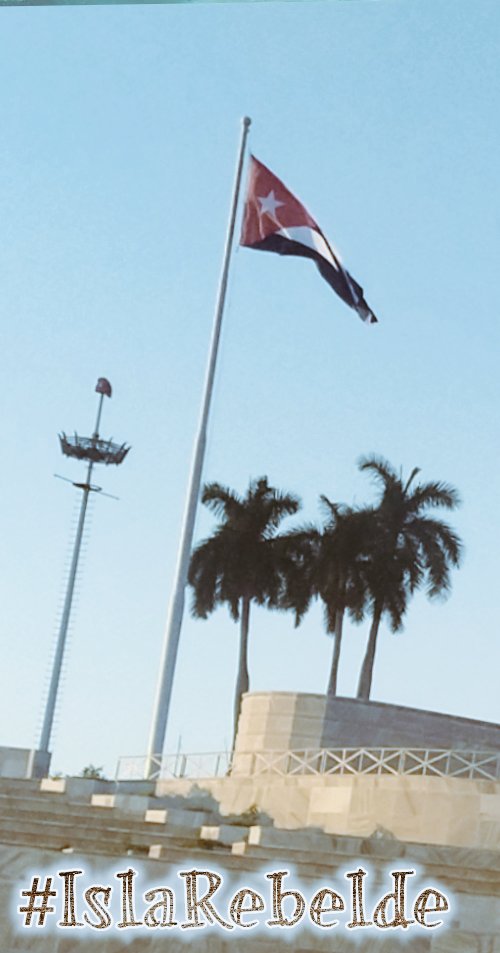 Buenos días 🌎
Solo una, la más bella, la mía.
Viva Cuba!!🇨🇺
#IslaRebelde 
Foto: <a href="/AmaliaR622/">✨Amalia Rodríguez ✨🌹</a>