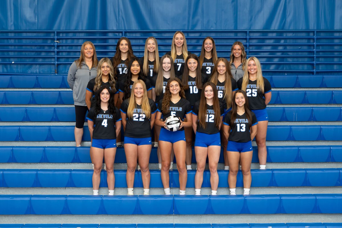 BHSGoBigBlue's tweet photo. Good luck to @BHSgirlsvball  as they look to continue their postseason run tonight in a district semi-final. Come out and support your GCC champs at Valley Forge HS at 7:30.

🚨vs. Hoban 
⏲️ 7:30 pm
🎟️ https://t.co/YmwwDkBZuX https://t.co/UufgdCTTeP