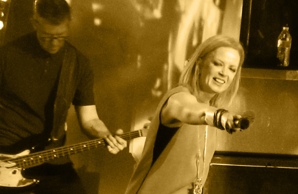 dreampropaganda's tweet photo. On this date in 2015 at Kings Theatre - GARBAGE (241015)  #livemusicNYC #KingsBklyn #KingsTheatreBrooklyn #garbagedisco #garbageband #shirleymanson #dukeerikson #stevemarker #garbage #20yearsqueertour https://t.co/6ZDuSfLOte
