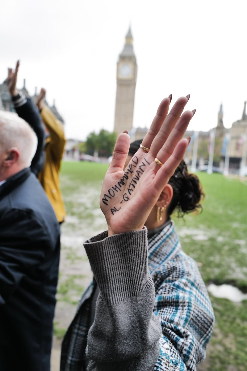 Medical Aid for Palestinians (@medicalaidpal) on Twitter photo 1 million children in Gaza are under Israeli bombardment and siege.
Many are writing their names on their hands so their bodies can be identified under the rubble.
Today we held a vigil in Westminster to remember the children killed, and demand a #ceasefireNow
📷 <a href="/HassanAkkad/">Hassan Akkad</a> 1 million children in Gaza are under Israeli bombardment and siege.
Many are writing their names on their hands so their bodies can be identified under the rubble.
Today we held a vigil in Westminster to remember the children killed, and demand a #ceasefireNow
📷 <a href="/HassanAkkad/">Hassan Akkad</a>