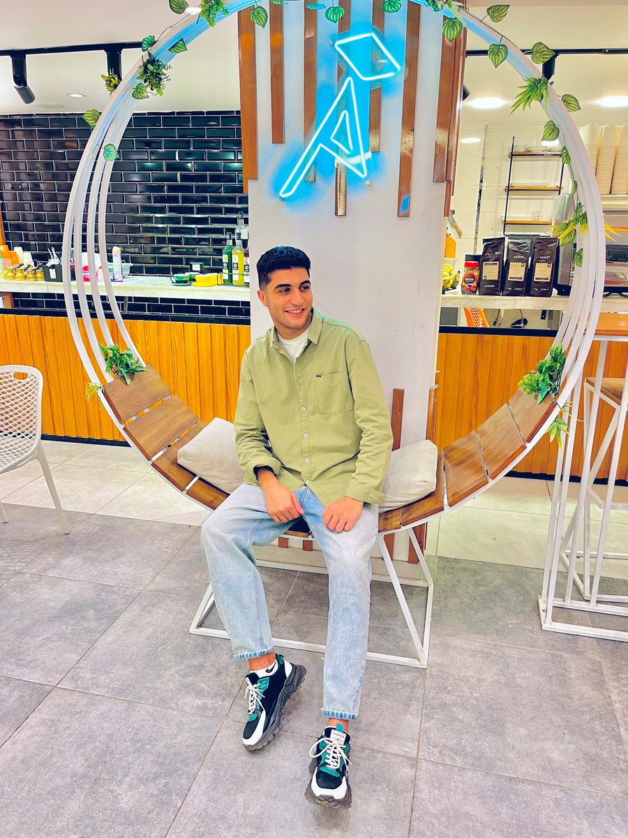 tooo7aaaaaaa's tweet photo. انا اجدع حد تقابله ومش هتشوف تاني بعده😎💚🕊️. https://t.co/emgo5Xuti7