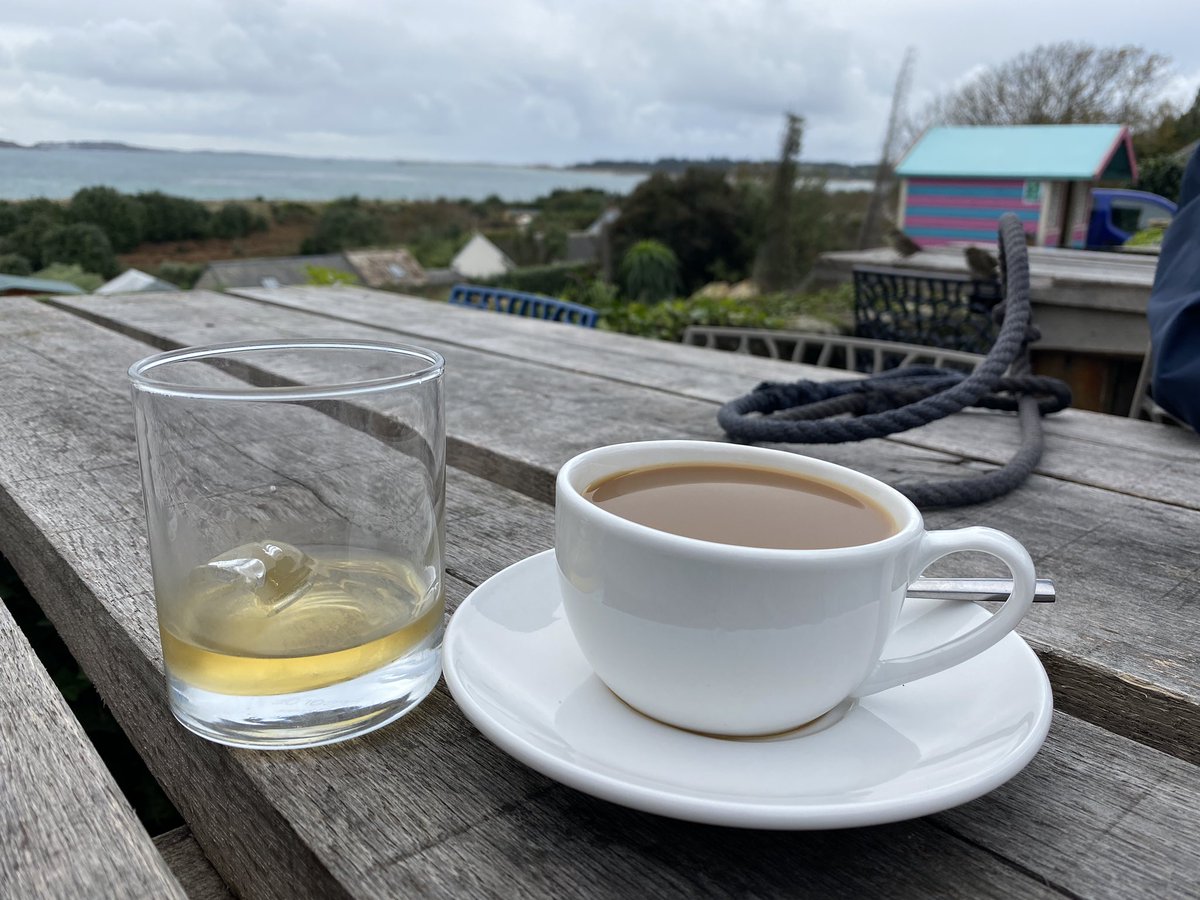 TamsinHarris21's tweet photo. Rum and Shrub at the @sevenstonesinn on St Martin’s @visitIOS at lunchtime! Well when there’s locally made Shrub you’ve got to do it - haven’t you? #Delicious #SingingSoon #BringingBackMemories https://t.co/AAWXywhN3t