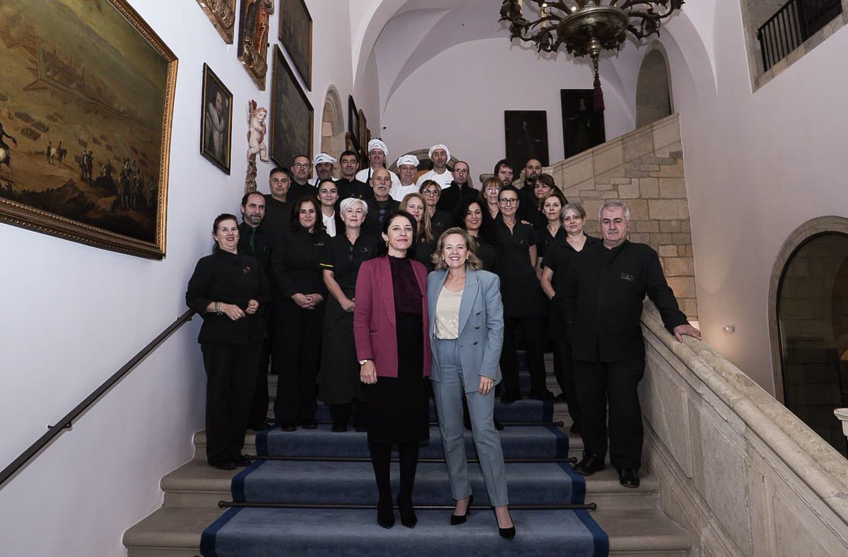 NadiaCalvino's tweet photo. Muchísimas gracias y enhorabuena a @paradores #León @leoncultural @cocinandos y @CatyRest por la extraordinaria acogida de la reunión informal de Ministros de Telecomunicaciones y Digital de la UE.

Magnífico servicio en un marco incomparable.

#OrgulloDePaís
#EU2023ES🇪🇺🇪🇸 https://t.co/9bSJOjDjvl
