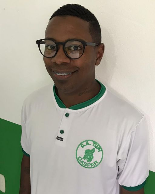 tupi_a's tweet photo. Jonata Lúcio Contreiras, o "Tinga", é o mais novo contratado. Ex-jogador, atuou nas categorias de base do Grêmio e Hercílio Luz. Como profissional, pelo Sport, Concórdia, Camboriú, Cerâmica e Cruzeiro. Como treinador, teve passagem no Feras Escola de Futebol (Tijucas). https://t.co/FFKFJwOLh0