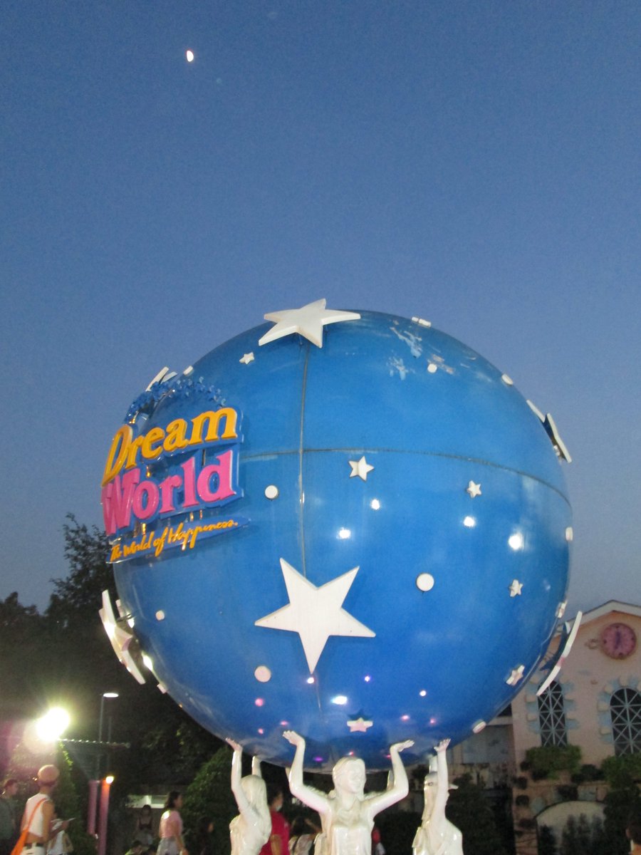 saypeachyou's tweet photo. 🏰 https://t.co/FXz9t2wIPV