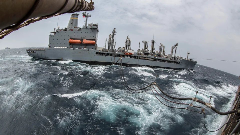 ⚓️🇺🇸 @USNavy Fleet replenishment oiler USNS Tippecanoe (T-AO 199) conducts a RASD with amphibious dock landing ship USS Harpers Ferry (LSD 49) in the Gulf of Aden, 17 August 2019 #navy #naval #LSD #USNSTippecanoe #USSHarpersFerry #warship