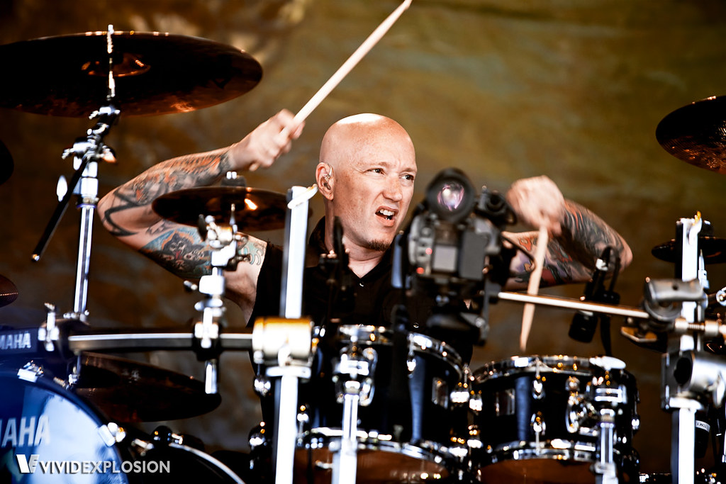 NoClass_Radio's tweet photo. 24 de octubre de 1965. Nace Dave McClain en Wiesbaden, Alemania. Es un baterista conocido por haber formado parte de la banda Machine Head y anteriormente en Sacred Reich. #DaveMcClain #MachineHead #SacredReich https://t.co/oiZmWVPBRl
