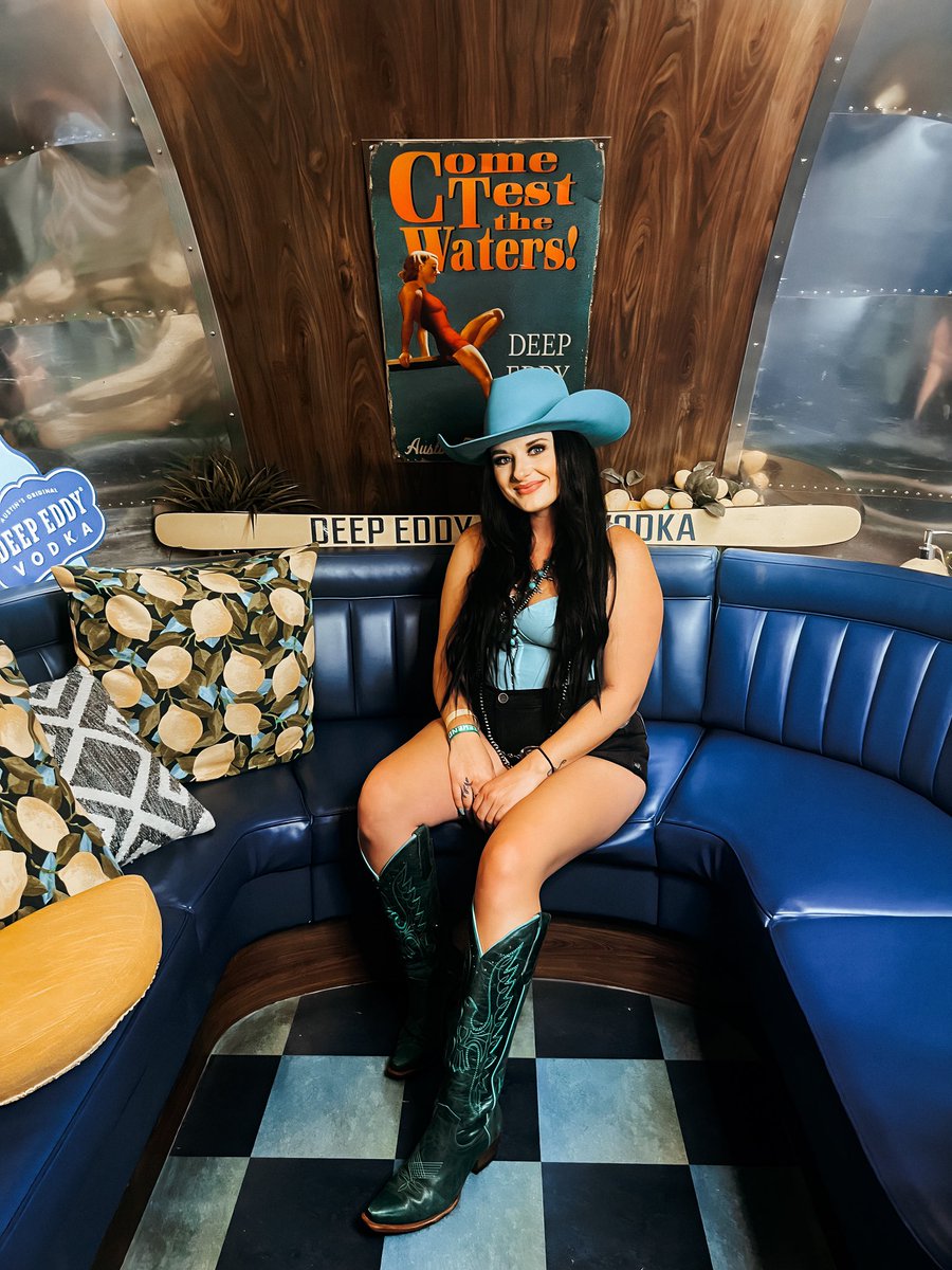 seldridge22's tweet photo. Three days of country thunder https://t.co/IdfKAtPDSr