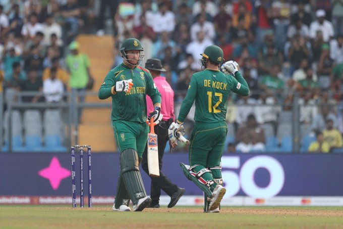 🏏💥 South Africa's World Cup onslaught: De Kock's 174, Markram's 60, and Klaasen's explosive 90, complemented by Miller's rapid 34. A batting spectacle! 🔥👏 #SAvsWorld #CricketGlory 🏆✨