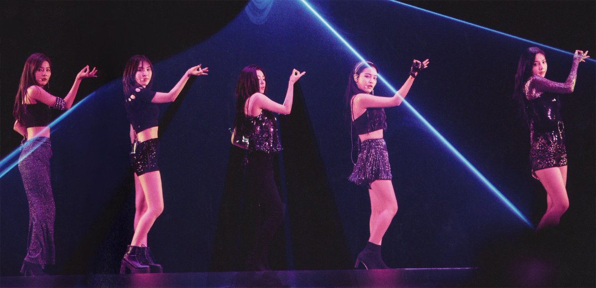 aquariusscan's tweet photo. Red Velvet Red Mare ♥️ (concert)
album photobook SCAN

-{ ©sgsgom }

_
#RedVelvet #레드벨벳 
#IRENE #아이린 #SEULGI #슬기
#WENDY #웬디 #JOY #조이 
#YERI #예리 #Red_Mare #RedMare
#RedVelvet_RedMare #레드메어 https://t.co/etkiL9hSRc