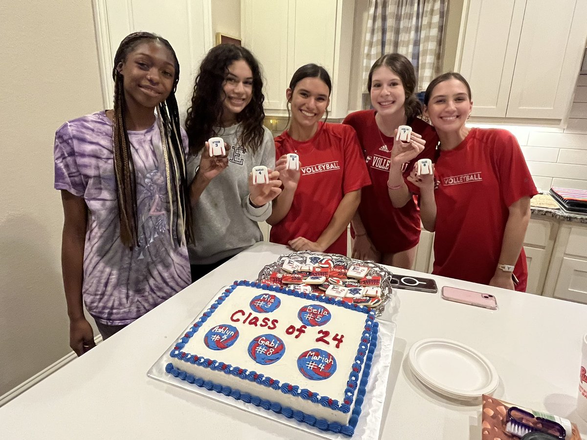 Patriot Volleyball (@patsvolleyball) on Twitter photo Senior Night @ EVHS!! Last home game of the seasonâŠup nextâŠplayoffs! <a href="/EvPatriots/">EV Patriot Nation</a> <a href="/EastViewHS/">East View HS</a> <a href="/EvPatriots/">EV Patriot Nation</a> Senior Night @ EVHS!! Last home game of the seasonâŠup nextâŠplayoffs! <a href="/EvPatriots/">EV Patriot Nation</a> <a href="/EastViewHS/">East View HS</a> <a href="/EvPatriots/">EV Patriot Nation</a>
