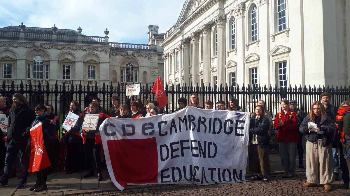 CambridgeUCU's tweet photo. Great show of solidarity from students and @CamDefendEd for @Unite0775M. Just as during our strikes we stand united, staff and students to say "Whose University, Our University"! https://t.co/p3zmKpeOLB