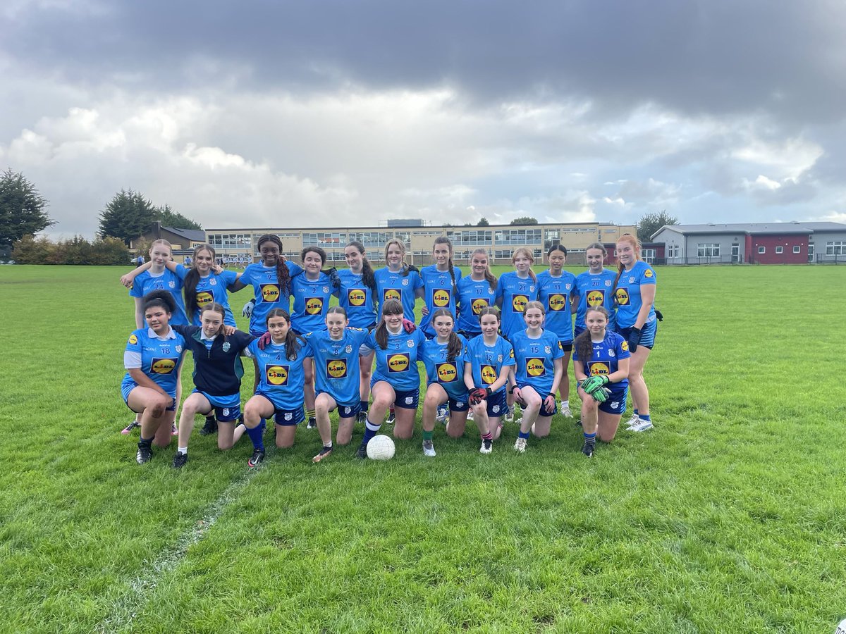 Hard luck to our Junior Gaelic team who had narrowly lost against Colaiste Pobail Setanta in a hard fought game in tough conditions this morning. Huge improvements made over the last year and they are only getting better #teamwork @LeinsterLGFA @stpaulsg