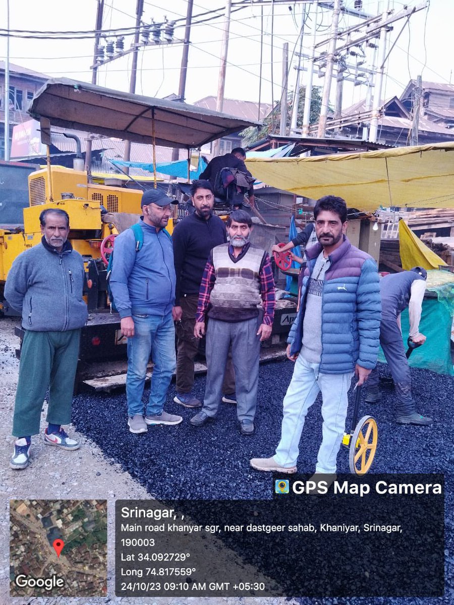 SMC_Srinagar's tweet photo. #SMC #Macadamisation #CityRoads https://t.co/1iaRpgSoGH