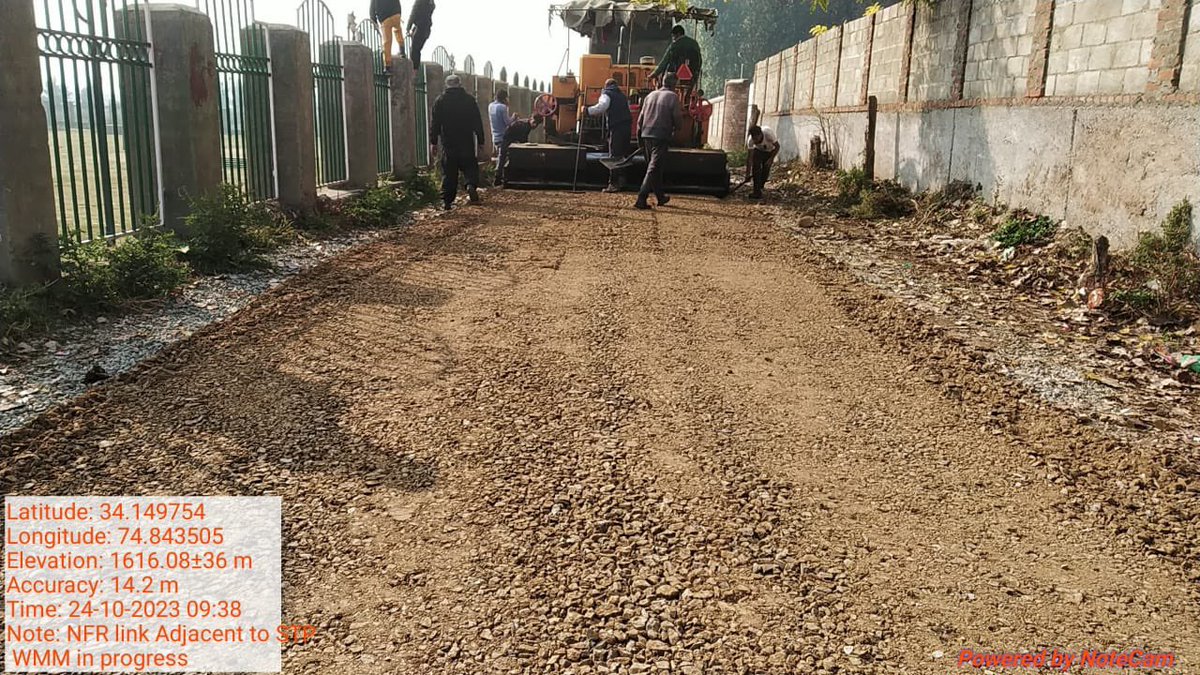 SMC_Srinagar's tweet photo. #SMC #Macadamisation #CityRoads https://t.co/1iaRpgSoGH
