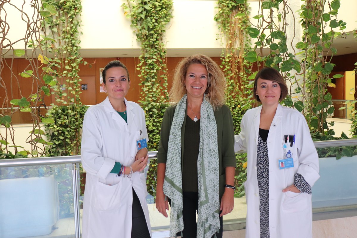 HSJD_Aljarafe's tweet photo. Hoy hemos recibido la visita de Yolanda López Cosano delegada en Andalucía de @FundlaCaixa quien ha querido conocer de primera mano los proyectos solidarios que actualmente desarrolla la Obra Social del Hospital. 

¡Muchas gracias por vuestro interés! https://t.co/6fAzcjG73k