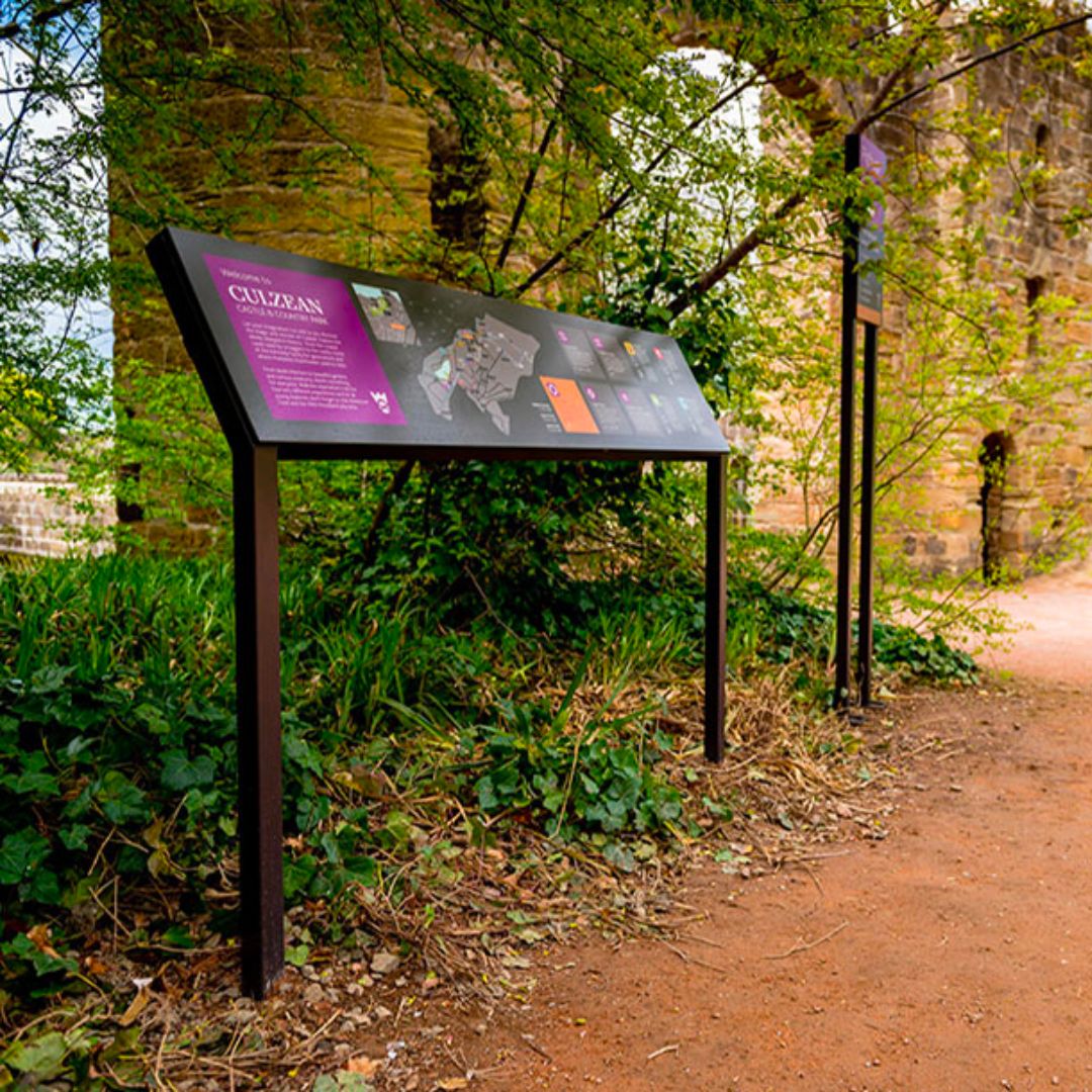 weareleach's tweet image. When signage marries practicality &amp;amp; beauty🤌

With innovative print processes, Leach bring photographic quality to #exteriorsignage.

Check out our signage overhaul at@Culzeancastle as part of a £2.5m National Trust for Scotland investment.🪧🏰 weareleach.com/signage-wayfin…

1/2