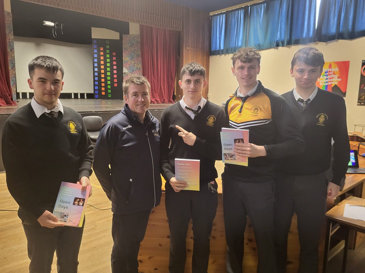 stmacartans's tweet photo. ๐ Thanks to Diarmuid Cahill from DKIT who came in to talk to our 6ty years during careers clsss about level 7 and level 8 courses available to them next year.
@dkitcareers
#ThirdLevelEd #OurCommunity #TogetherWeThrive #EnterToLearnLeaveToServe https://t.co/WFo6EPzL8q