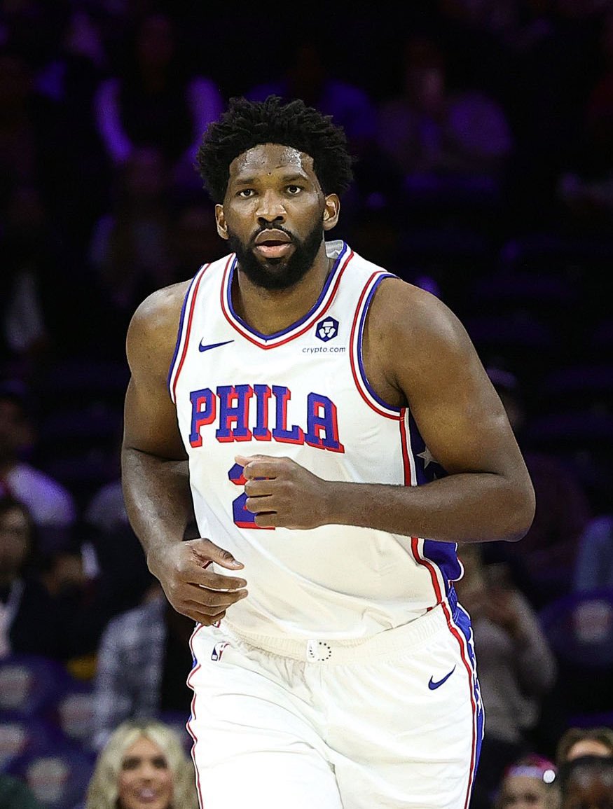 TheDunkCentral's tweet photo. The New York Knicks are reportedly willing to offer a package that includes 2-3 1st-round picks, Julius Randle, R.J. Barrett, Evan Fournier, and Mitchell Robinson in exchange for Joel Embiid, per @PompeyOnSixers https://t.co/xzC8DXPwid