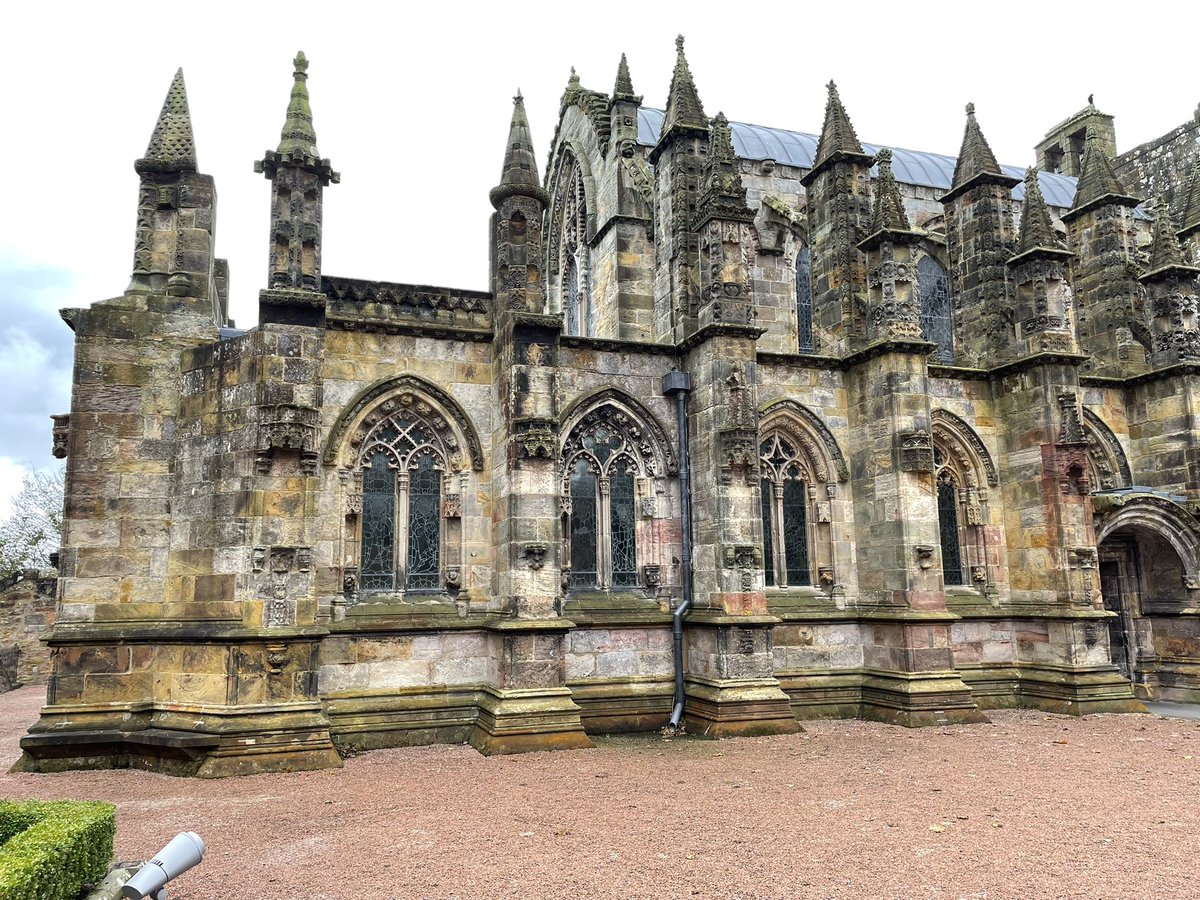 njbennett's tweet photo. Interesting to discover that there are some royal connections with Rosslyn Chapel.
A young Queen Victoria instigated the restoration after her visit here in 1842 & Charles opened the Visitors Centre in 1998.
#McCann #WillSinclair #Budapest #Clapham #BenChing #Lambeth #Templars https://t.co/yeiB91sTew