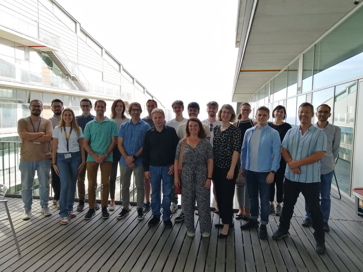 Plast_Cell's tweet photo. We held a great hands-on meeting of our @Plast_Cell consortium on 17-18 Oct, incl. a demonstration of the CubiX #microfluidics prototype for confined cells environmental control from @CherryBiotech 🔬
@CRGenomica @ICFOnians @emblebi @HMar_research https://t.co/M1ygy02Bdx