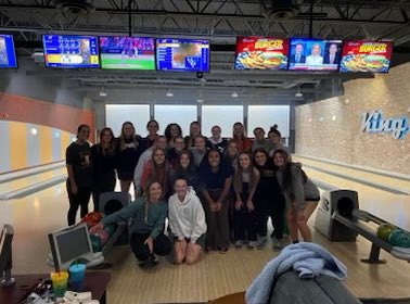 SCC Softball had an off day and decided to do some team bonding at the bowling alley! This team really loves spending time together! GO BLACKHAWKS!