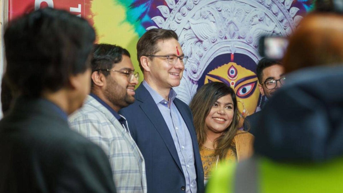 NewsAlgebraIND's tweet image. HUGE BREAKING - Canada Opposition leader Pierre Poilievre who is leading in all surveys promises to restore professional relationship with India 🔥🔥

He said he won&apos;t tolerate attacks on Hindus &amp;amp; Hindu temples &amp;amp; promised that people who do this will face criminal charges in his…