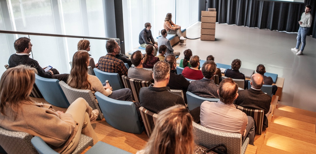 geldersarchief's tweet photo. Impressie van een geslaagde bijeenkomst van overheidspartners van het Gelders Archief op 23 oktober 2023. Onderwerpen:  #openbaarheid, #archivering op basis van de #Omgevingswet en dossiers en #documenten klaar maken voor opname in het digitaal depot. https://t.co/IiRy5Awy6X https://t.co/IwNUnonYTT