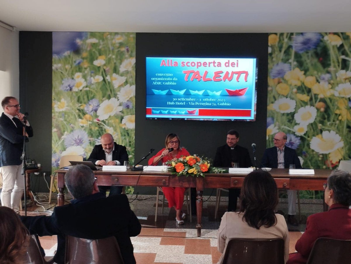 AimcMaestri's tweet photo. “Alla scoperta dei Talenti”, promosso dalla realtà associativa umbra di #Gubbio.La presidente nazionale Esther Flocco ha evidenziato come “la scuola debba far emergere i talenti di tutti e di ciascuno promuovendo lo sviluppo pieno e il benessere di ciascun alunno”. #aimcitalia https://t.co/yQlha3ig0s