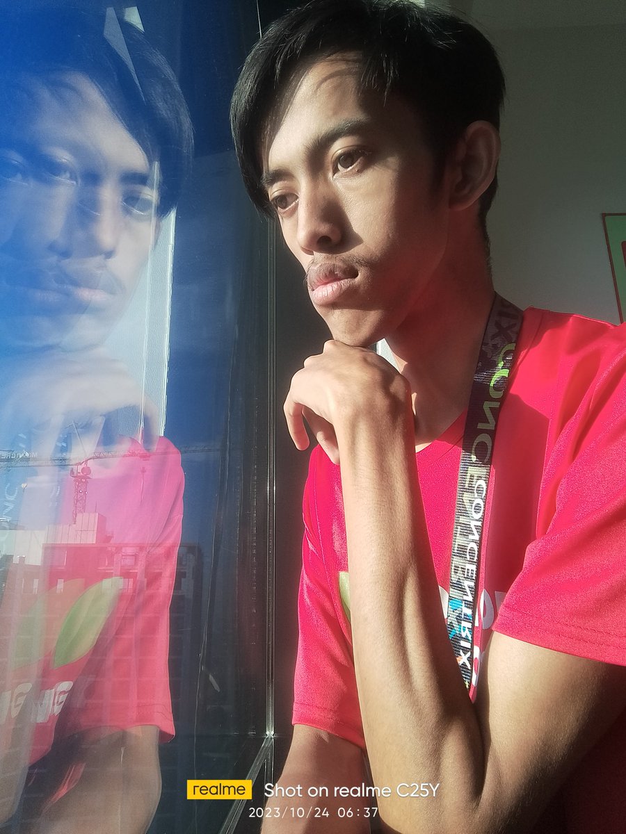 Alvin1497920's tweet photo. The saddest thing that happened in my life to love someone who never loved me of who I am 
They love me because of my work and money not my love https://t.co/5cLEHhZmUP