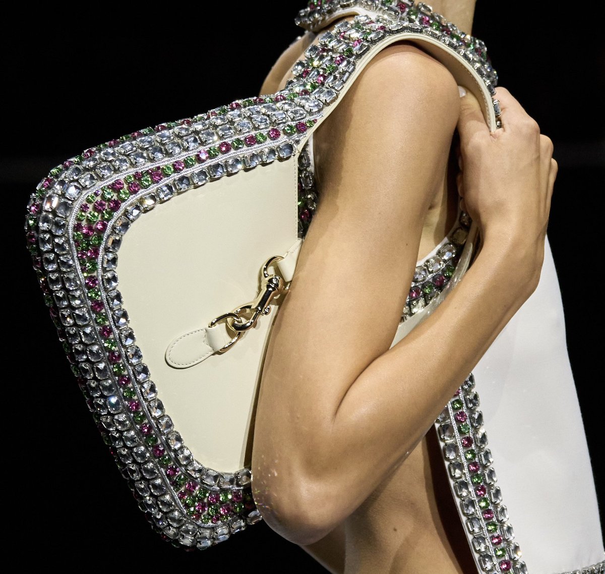 blusmarine's tweet photo. bags @ gucci spring 2024 rtw ✧ https://t.co/I7jzog6fmT