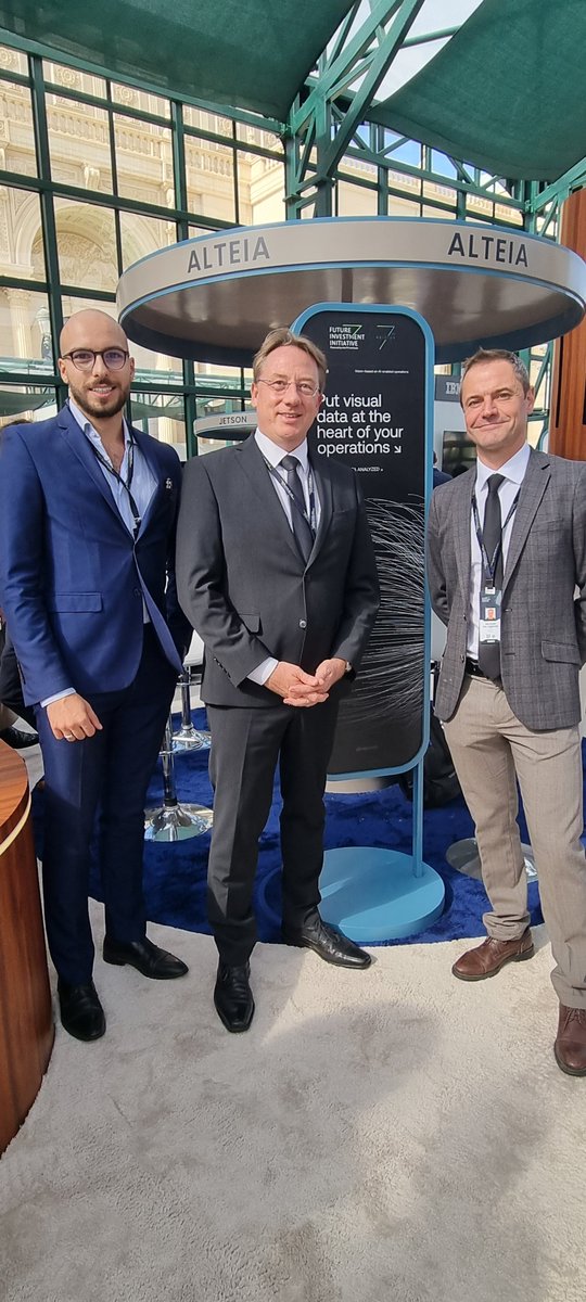 ludovic_pouille's tweet photo. Ravi de rencontrer, parmi les nombreuses délégations françaises présentes au #FII7 pour renforcer le partenariat économique franco-saoudien, #Nutropy et @Alteia_AI, des startups 🇨🇵 innovantes qui représentent la #FrenchTech à Riyad.
🇸🇦🤝🇨🇵 https://t.co/4jGHTJYmxF