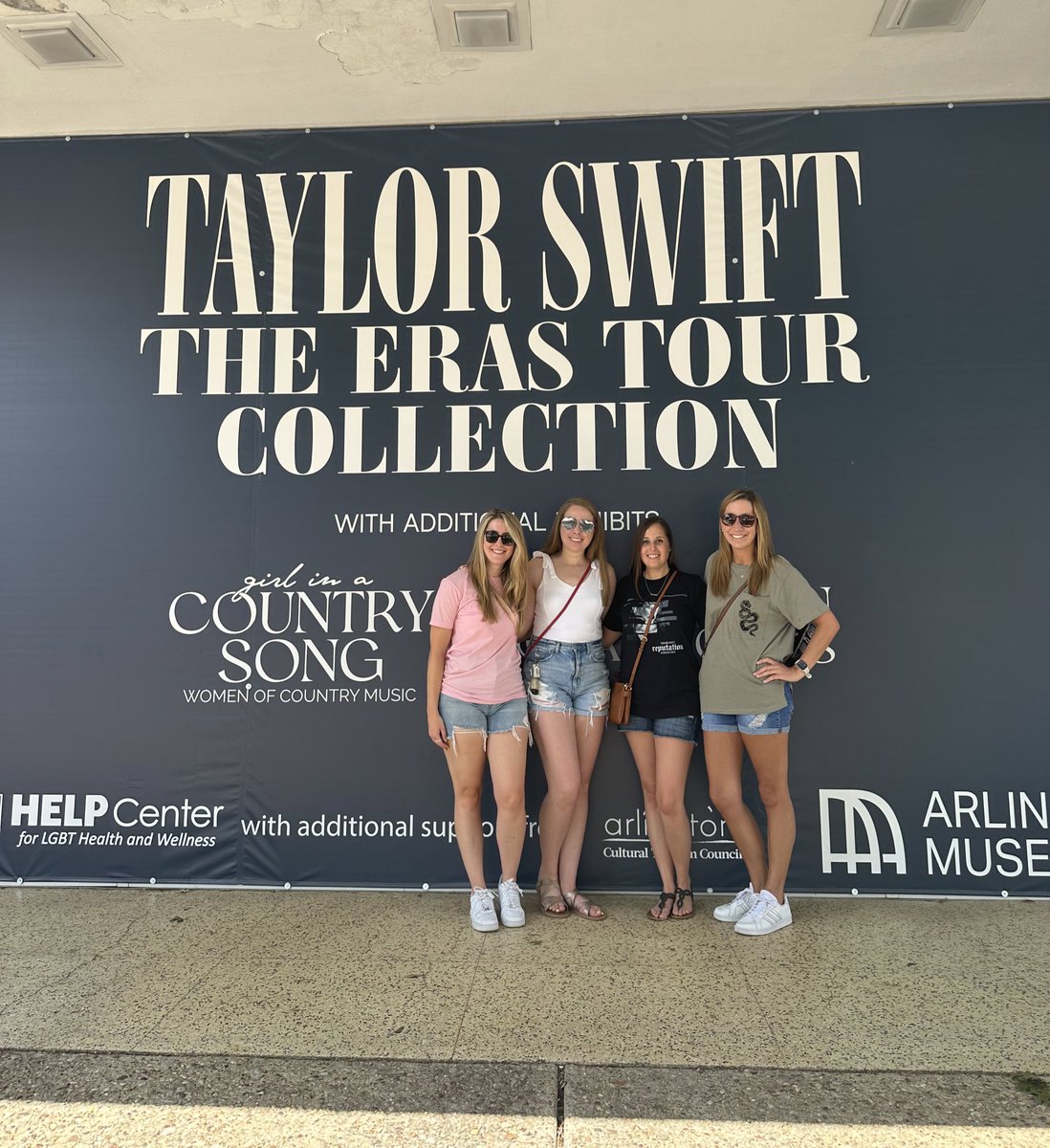Blakeleigh ⸆⸉ (@blakeleigh) on Twitter photo HAPPY BIRTHDAY TO MY BESTIE <a href="/k13renee/">Kelly (Taylor's Version)</a>!!! 🥂 so happy to know you - thankful blondie brought us together!! Love you so much and cannot wait for our swiftie shenanigans coming up! 🥳
HEART HANDS 🖤 HAPPY BIRTHDAY TO MY BESTIE <a href="/k13renee/">Kelly (Taylor's Version)</a>!!! 🥂 so happy to know you - thankful blondie brought us together!! Love you so much and cannot wait for our swiftie shenanigans coming up! 🥳
HEART HANDS 🖤