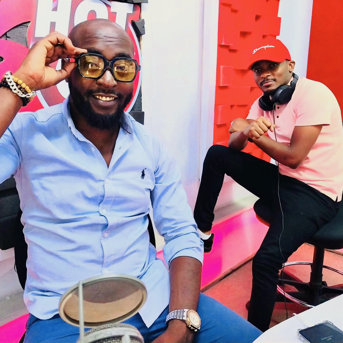 patrickigunzah's tweet photo. Let the word of Christ dwell in you richly, teaching and admonishing one another in all wisdom, singing psalms and hymns and spiritual songs, with thankfulness in your hearts to God.
Col. 3:16 @Hot_96Kenya @bensu_mk @Joekiash @KJeremiahN 
#TuesdayTakatifu
#Hot96Drive https://t.co/wtmH5lNNKY