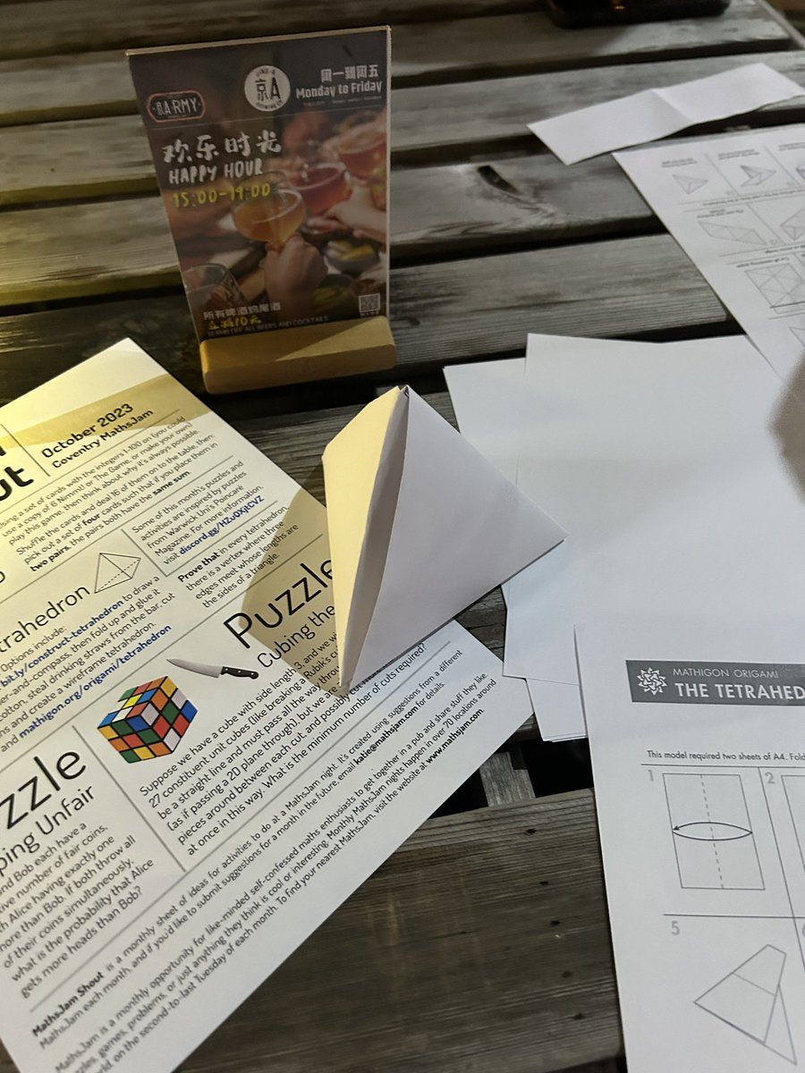 ShenzhenMathJam's tweet photo. Great fun and puzzles at 深圳MathsJam #mathsjam @MathsJam https://t.co/37DqJc6hvq