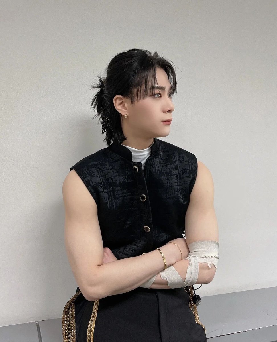 moonbinthinker's tweet photo. this look was so crazy!!!! https://t.co/LCAWzGl7Zz