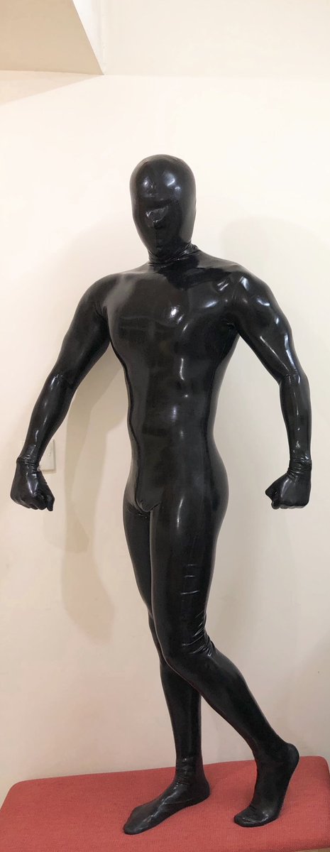 Want to hire a rubberdrone to your Halloween party? 

Rubber gimp will be bounded helplessly with red ropes and delivered to the party like a bounded package. Party guests are welcomed to make full use of rubber gimp to maximise the pleasure.

For booking details,RT♻️and Follow✅