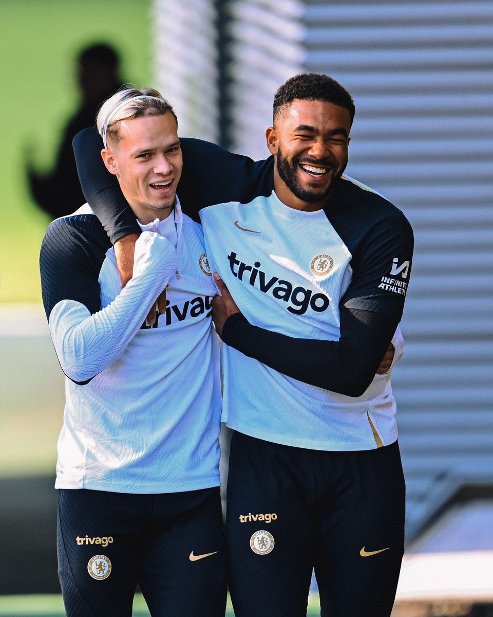 ChelseaFC's tweet image. The perfect picture doesn't exi.... 😎