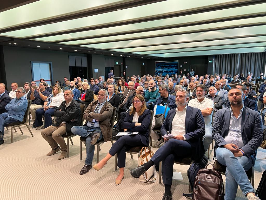 UILFPLNAZIONALE's tweet photo. 🔵La Uil Fpl Puglia, Bari, BAT chiude la stagione commissariale e riparte con entusiasmo, coesione e ottimismo con una nuova classe dirigente.
🗳️Eletta all’unanimità Segretaria Generale, Paola Bruno
💪🏼Buon lavoro!
#Uil #Uilfpl https://t.co/kRq5EBGeEe