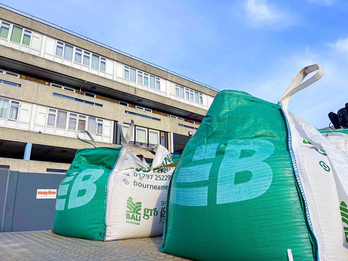 Bourne_Amenity's tweet photo. “Making Space for Nature”
Over recent months we have been supplying regular client @MaylimLtd with a variety of material for the South Thamesmead Garden Estate project (in partnership @PeabodyLDN)
#TS1Topsoil, Washed #Subsoil Sand, #RainGardenSoil & #CompostedBark https://t.co/hePFULeecs