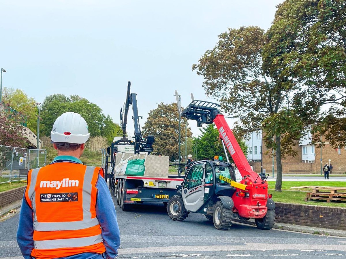 Bourne_Amenity's tweet photo. “Making Space for Nature”
Over recent months we have been supplying regular client @MaylimLtd with a variety of material for the South Thamesmead Garden Estate project (in partnership @PeabodyLDN)
#TS1Topsoil, Washed #Subsoil Sand, #RainGardenSoil & #CompostedBark https://t.co/hePFULeecs
