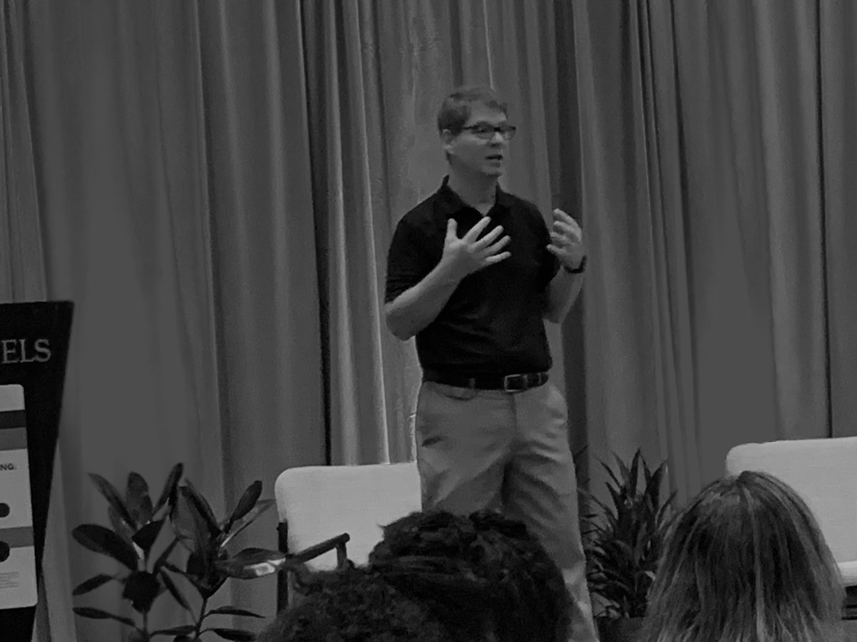 Thank you Marshall Ramsey for your words of encouragement at the Region IV PHIG Convening. Public health workers are as you said artists on their own right telling their stories and making a difference. #NNPHI <a href="/MarshallRamsey/">Marshall Ramsey ✏️</a>