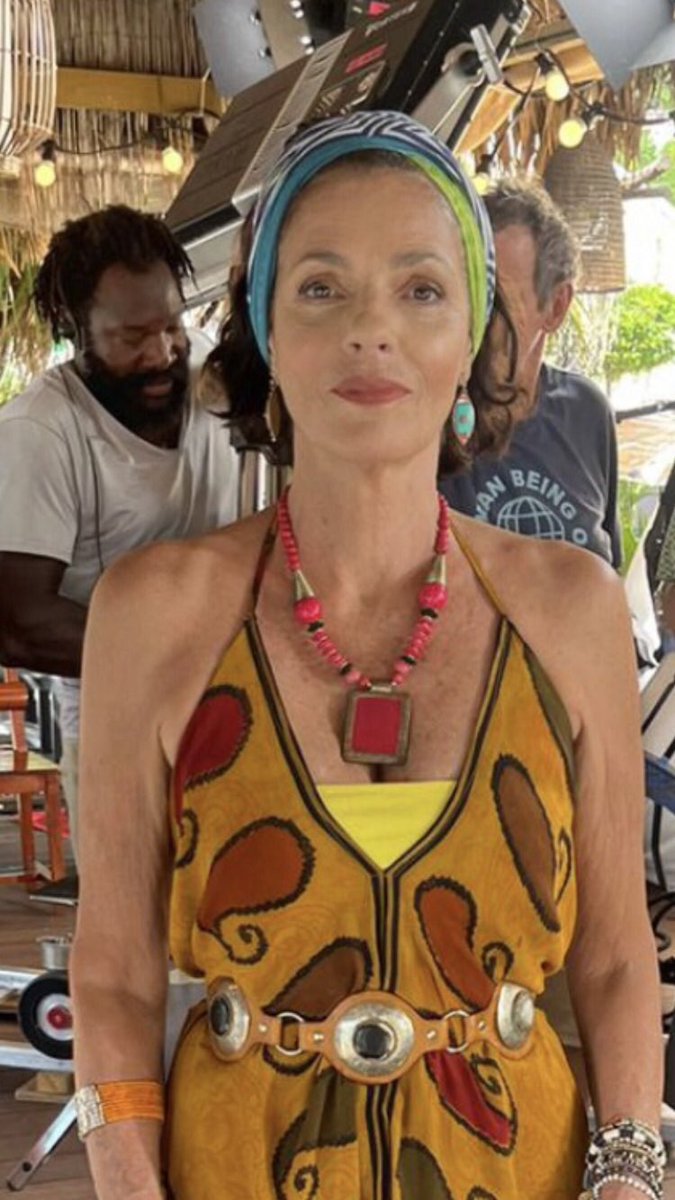 Dernière journée de tournage pour #catherinebordey  saison 13 #meurtresauparadis 

Last shooting day for #catherine saison 13 #deathinparadise 
@deathinparadise #france2 #bbcone #guadeloupe #serietv #womenover50 #womeninmotion