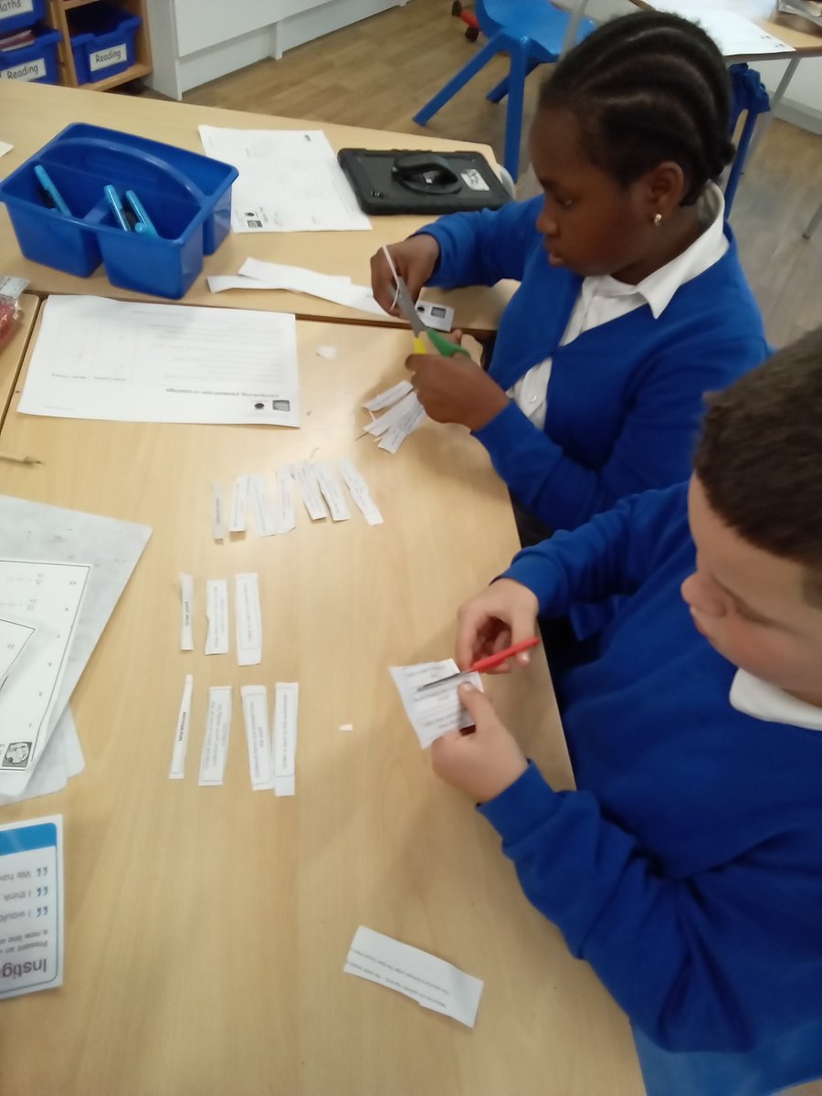 DeltaMerseyY6's tweet photo. We are using our knowledge of digital systems to explain how catalogue shops like Argos work #MPAcomputing @DeltaMersey https://t.co/4PKAFfmkKh