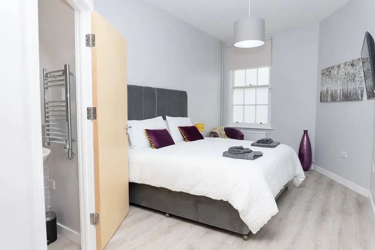 staylets1's tweet photo. Want to visit relatives at arm's length this #festiveseason?
#StayLets provides the ideal accommodation! π§‘
With homely #servicedaccommodation in #Cheltenham and #Surrey.
Browse our studios and apartments and book your stay directly at https://t.co/WwydHfvYXT
#BookDirectly https://t.co/BDqdv7q1QX