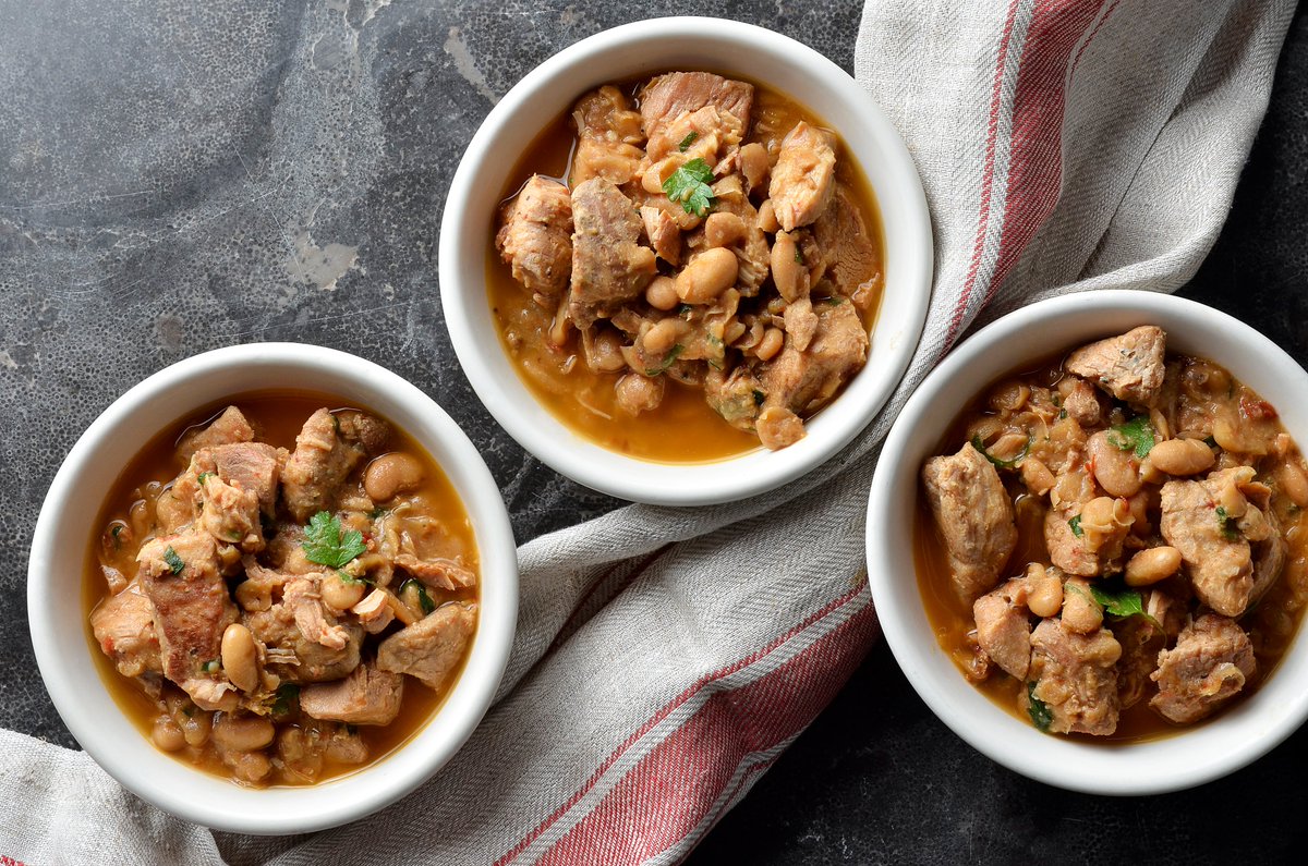 We hear that some snow may be in the forecast... ❄️

The slow cooker is surprisingly versatile. We rely on it for comfort food season. Our White Bean Slow Cooker Chicken Chipotle Chili is perfect for snowy days!

Check it out ➡️grannys.ca/recipe/white-b…