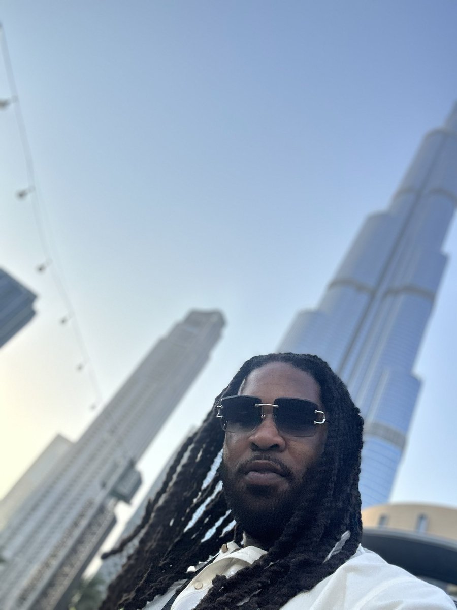 _esgood's tweet photo. Dubai today 😎I be laughing at you Niggas talking bout what you bout to do. Muscle up bitch ass Nigga https://t.co/bqQvO3LIAy