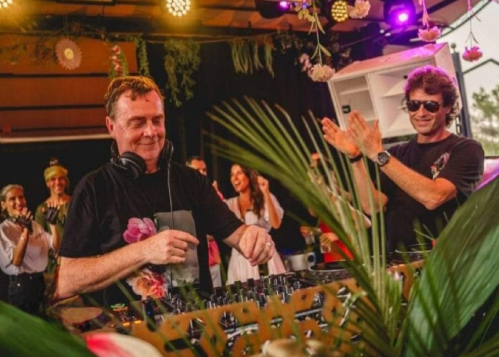 The_Soundgarden's tweet photo. Happy birthday to our head honcho Nick Warren 🎂  we love you!! https://t.co/pOv62Mq2HD
