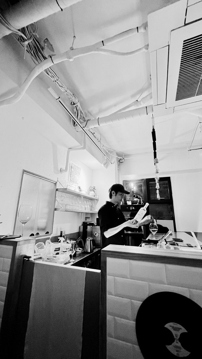 Bori_LMSD's tweet photo. 今宵はとある打合せに東長崎LIGHT FACTORYを使わせていただきました。

店内の雰囲気も良く、気兼ねなく話せる場所なので助かってます。

11/10（金）大泉学園ゆめりあホールでのryo hinoue THE CONCERTイベントフライヤーも届いたので、いろんな方へお配りしていきます。
#lightfactory https://t.co/huUNjOeh6p
