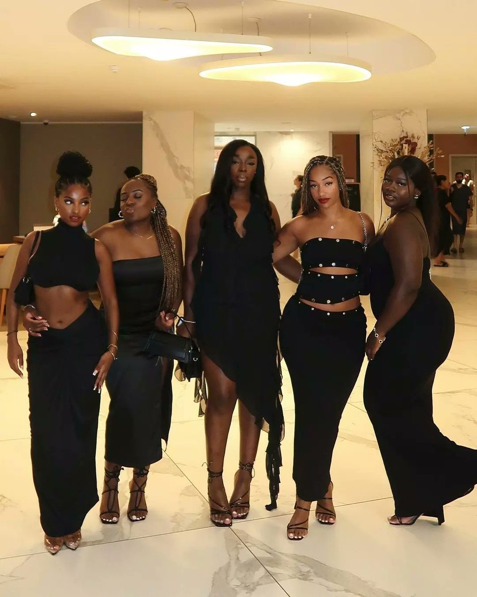 itsthestylehive's tweet photo. "When the trip finally makes it out the group chat".

Featured: @minyote itswaly @marinakwanten @sileyls @estcreation 

#TheStyleHive 
#GirlsNight 
#girlsgroup https://t.co/rEV69J52dr